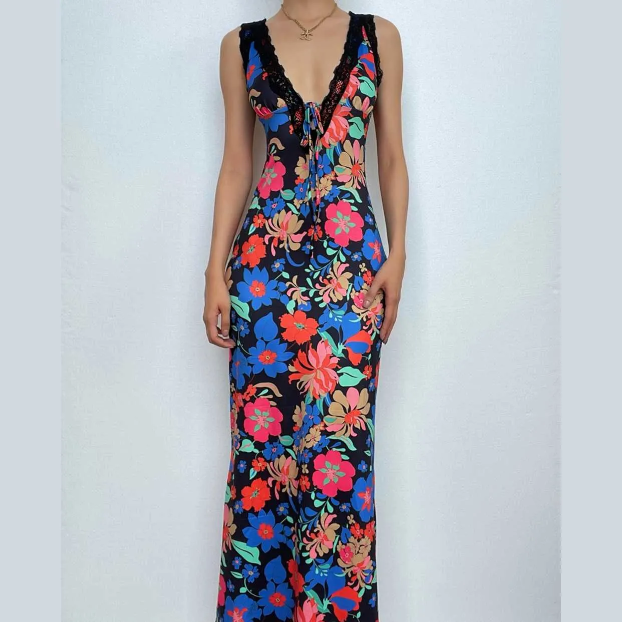 BerriesJam - Lace Sleeveless V Neck Flower Print Contrast Maxi Dress